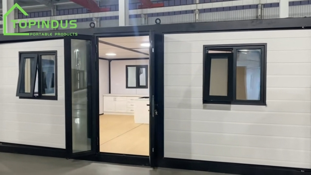 A Expandable Container House with Flat Roof Design