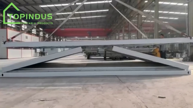 บ้านคอนเทนเนอร์สำเร็จรูปพับได้รูปตัว Z โครงเหล็ก เคลื่อนที่ได้ ขนาด 20 ฟุต