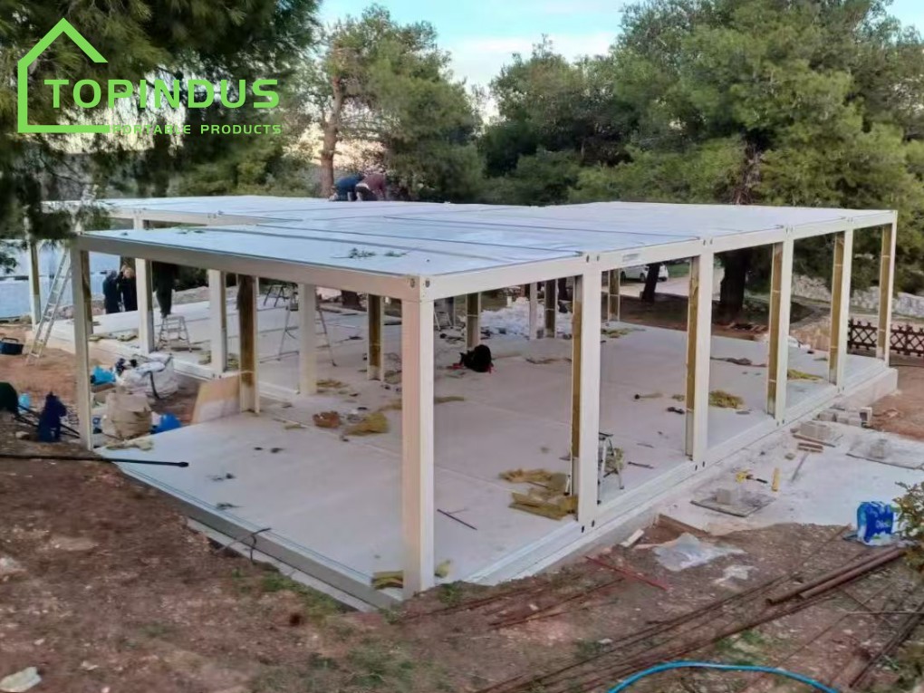 โครงการปรับแต่งโบสถ์ด้วยบ้านคอนเทนเนอร์สำเร็จรูป TOPINDUS ในประเทศกรีซ